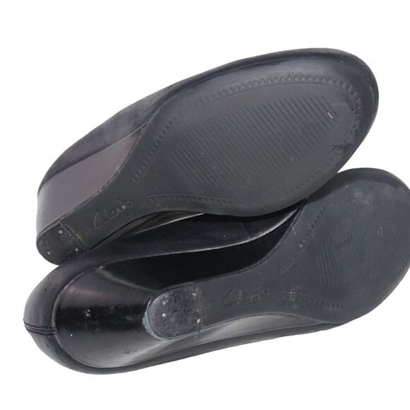 Clarks Black Closed Toe Leather Wedges, Size 6 - Picture 15 of 15